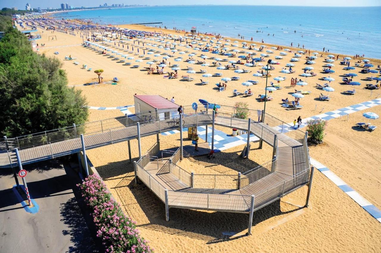 Residenza La Meridiana Lignano Sabbiadoro Exterior foto